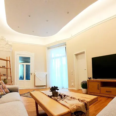 Luxus Mit 4 Schlafzimmern Und Wintergarten דירה