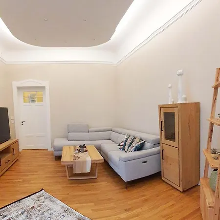 Luxus Mit 4 Schlafzimmern Und Wintergarten *