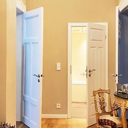 Luxus Mit 4 Schlafzimmern Und Wintergarten * קוטבוס